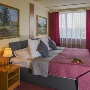 Top Hotel Praha מלון