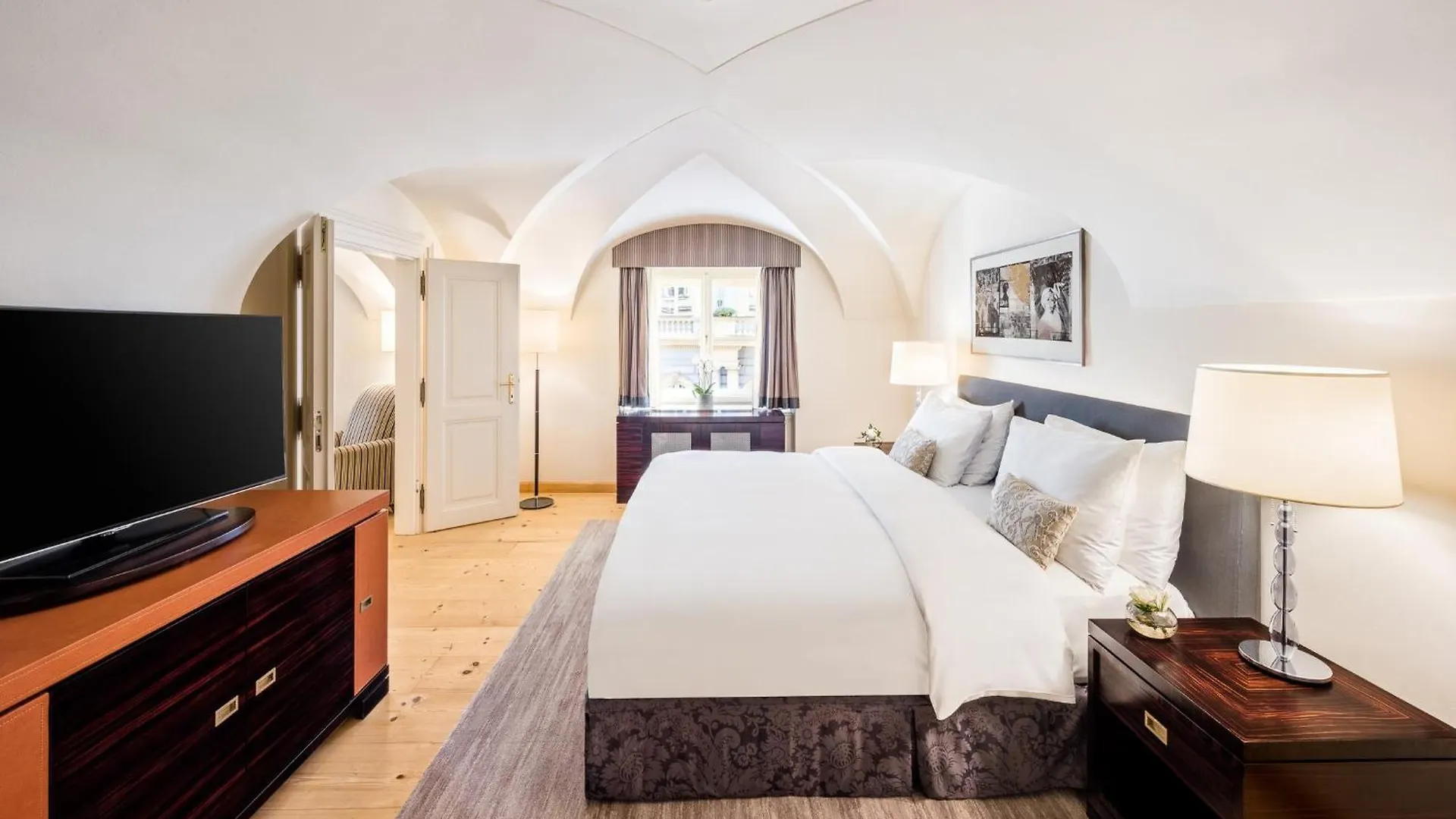 Mandarin Oriental, Prague Hotel